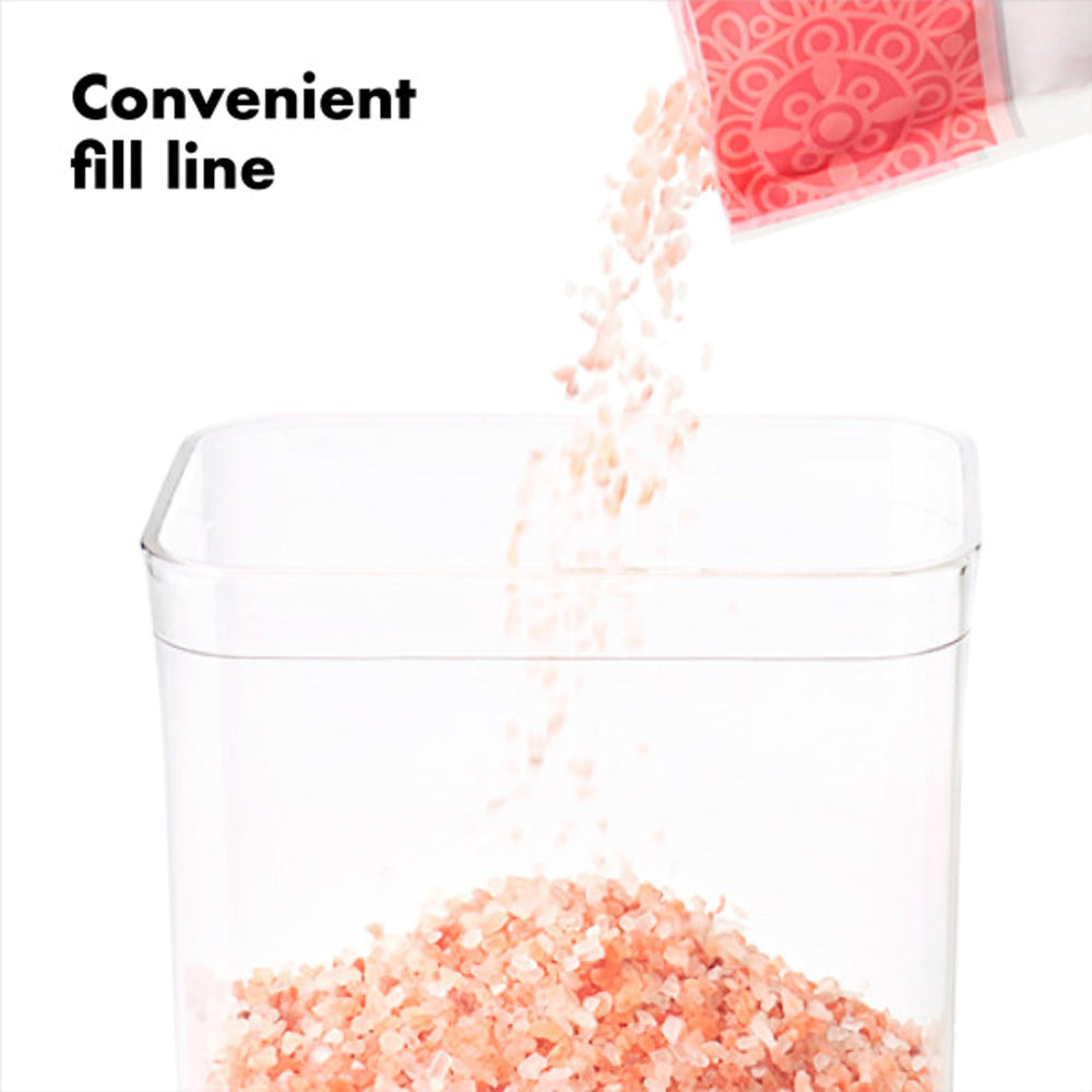 Empilement OXO dans garde-manger maximisant l’espace et l’ordre