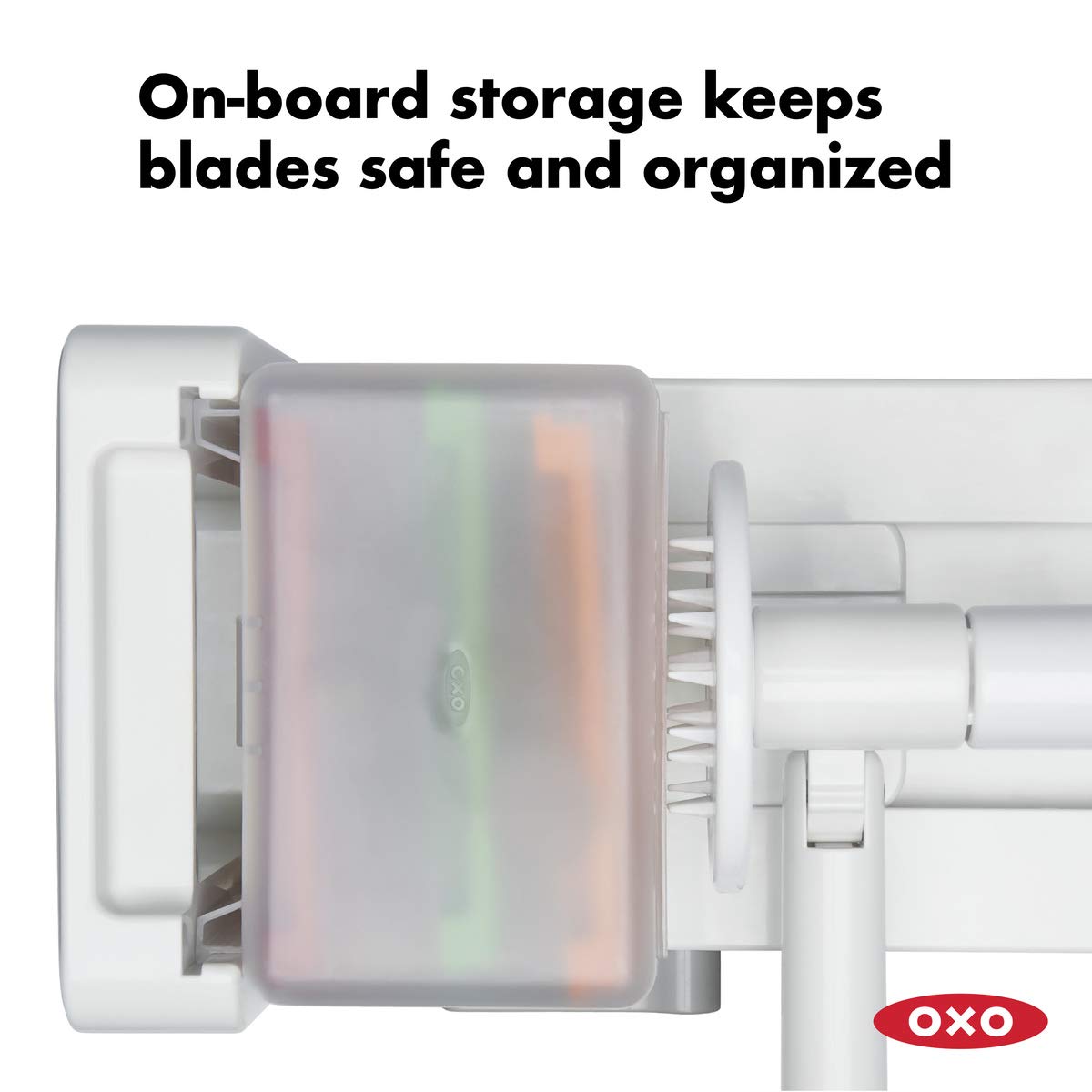 OXO spiralizer poignée rotative en action pour un spiralage sans effort