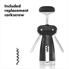 OXO SteeL poignées courbées montrant une prise confortable et sûre
