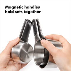 OXO tasses et cuillères empilées magnétiquement, rangement ordonné