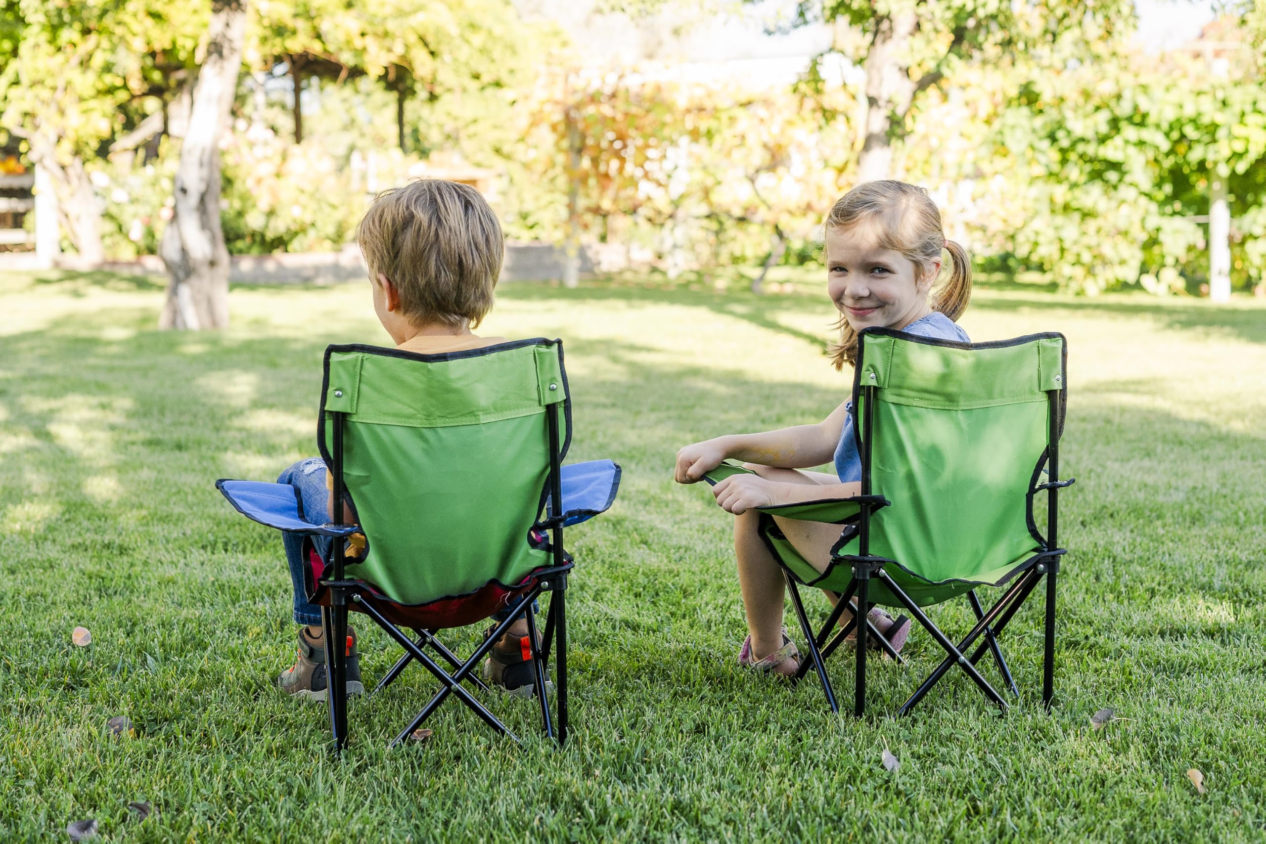 Pacific Play Tents chaise pliée dans sac de transport pratique et bandoulière