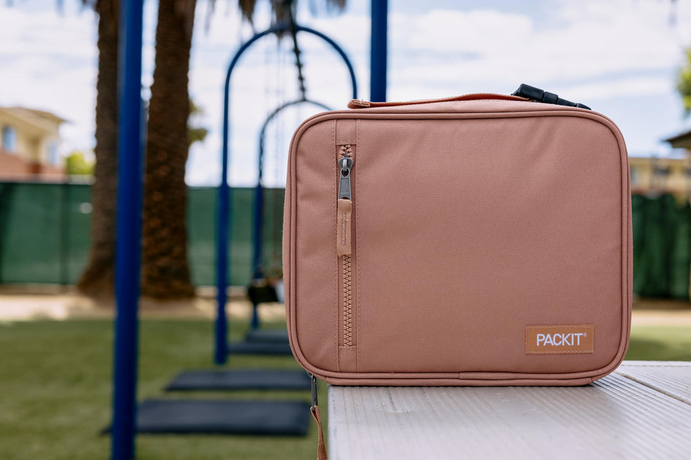 PackIt comparaison taille Almond comparée à une bouteille standard