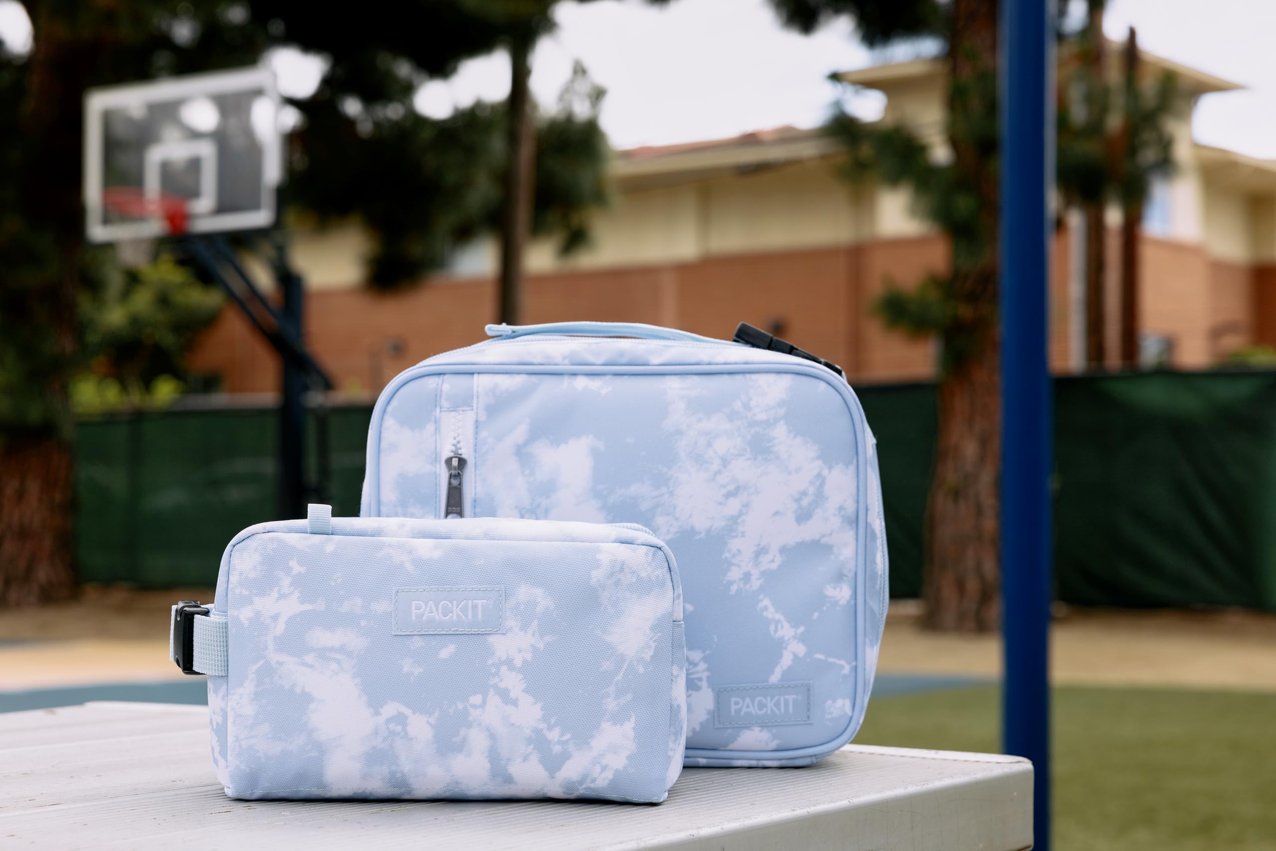 PackIt Freezable Classic Blue Sky poche extérieure zippée pour ranger ustensiles ou clés