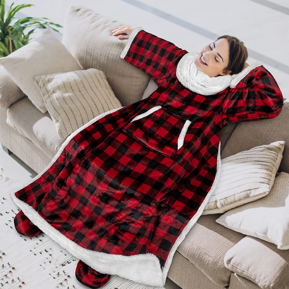 PAVILIA personne assise sur canapé utilisant plaid pour confort et mobilité
