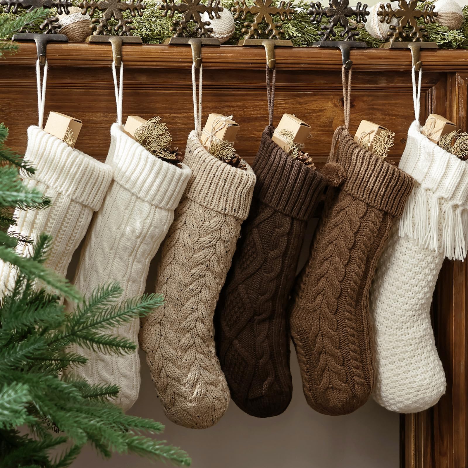 Pawliss comparaison de taille avec cadeaux montrant capacité de rangement pratique