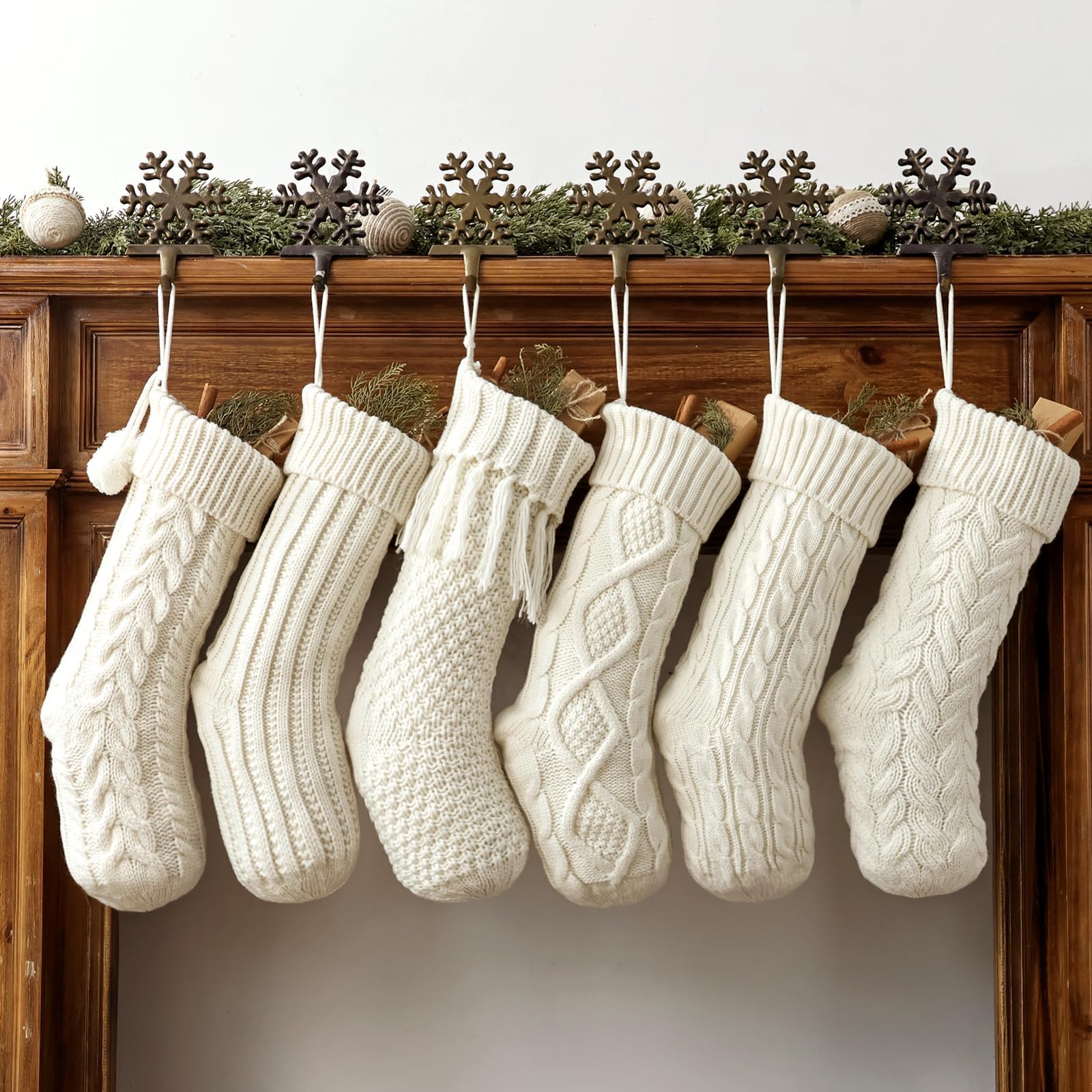 Pawliss scène de salon décoré avec les chaussettes pour ambiance festive