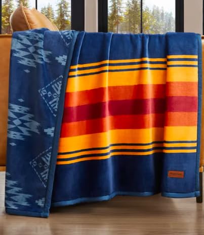 Pendleton plaid Grand Canyon face avant montrant le motif réversible et la chaleur visuelle
