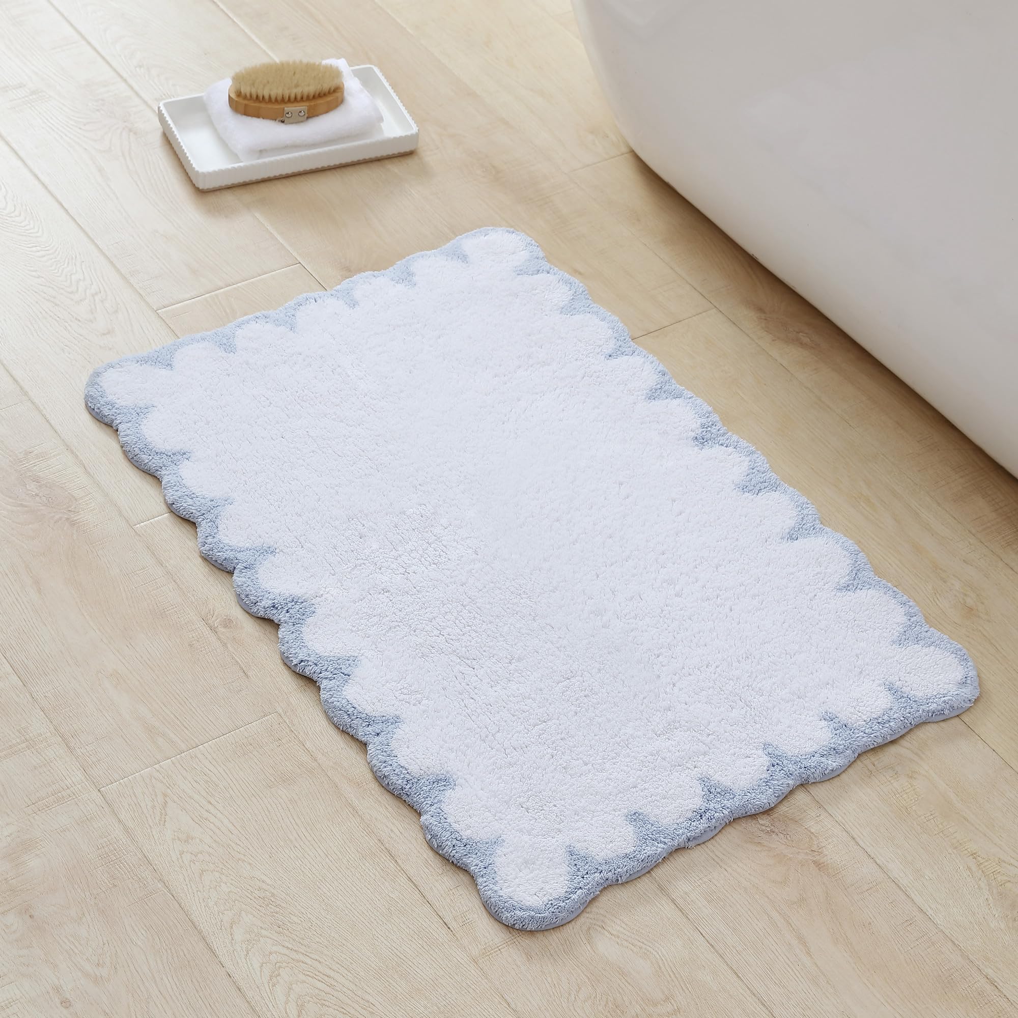 Peri Home gros plan sur feston brodé montrant finition soignée et esthétique décorative