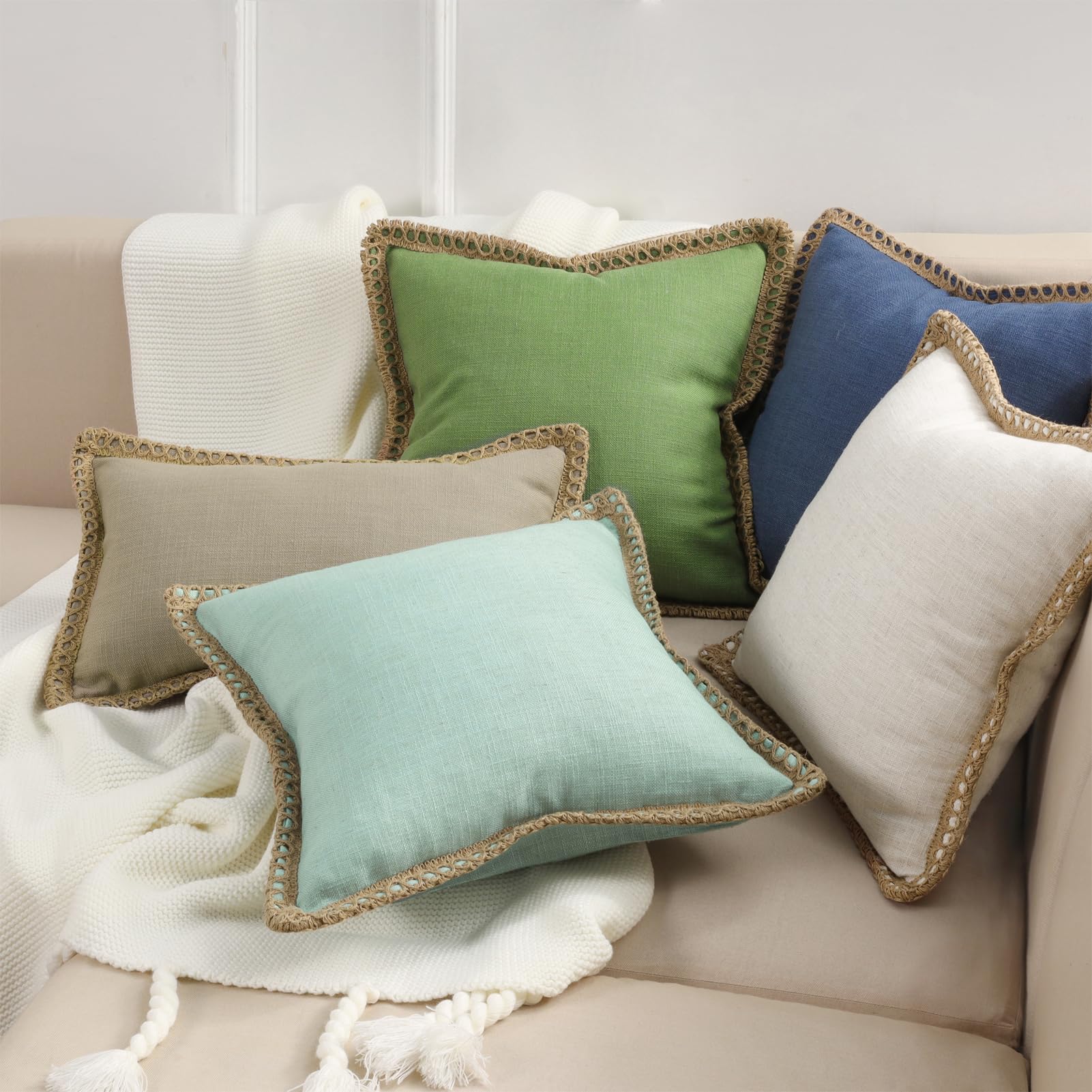 Phantoscope ensemble sur lit décoré, complète une chambre cosy