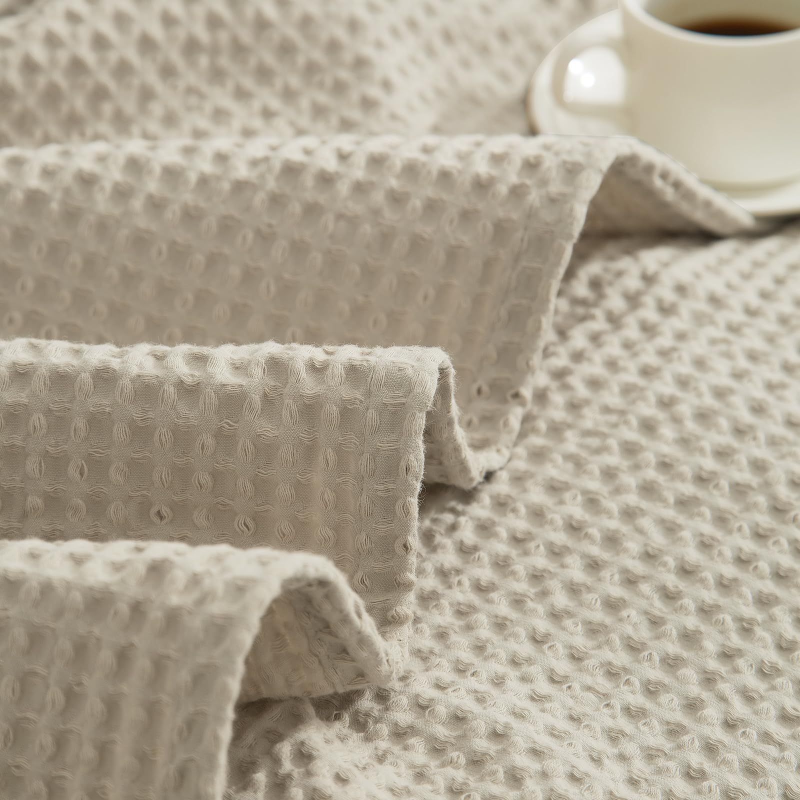 PHF couverture en situation chambre Linen/Stone ambiance apaisante