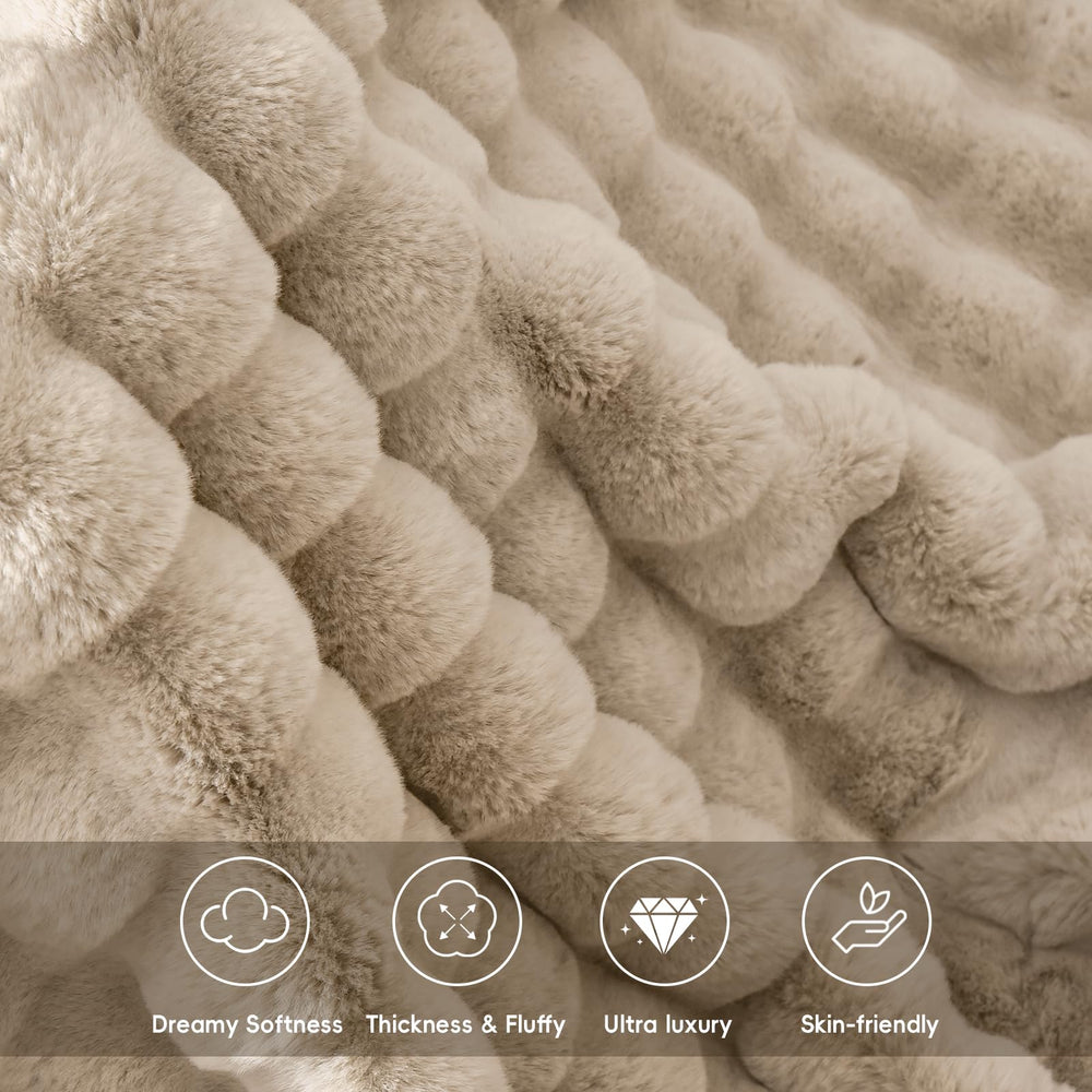 PHF gros plan texture fausse fourrure prouvant douceur luxueuse