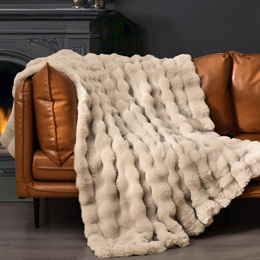 PHF plaid en mise en scène chambre ajoutant touche sophistiquée