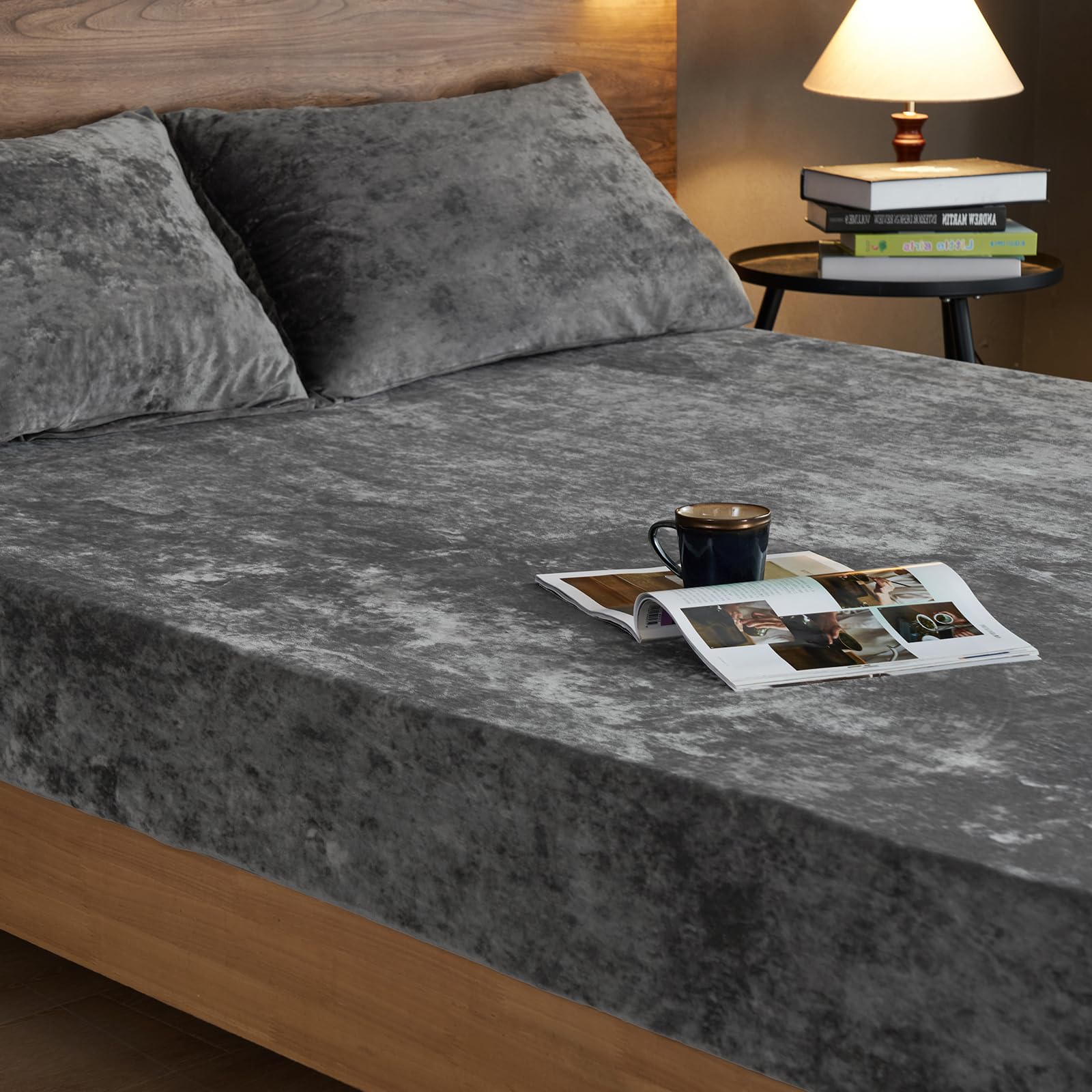 PHF Truly Velvet drap utilisé sur canapé protégeant et décorant l'espace