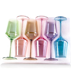 Physkoa ensemble face montrant six verres colorés, apporte élégance à la table