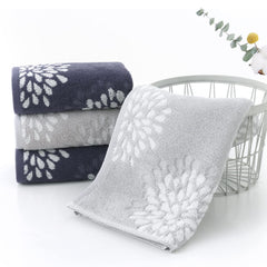 Pidada gros plan sur la texture coton absorbante, douceur visible et séchage rapide