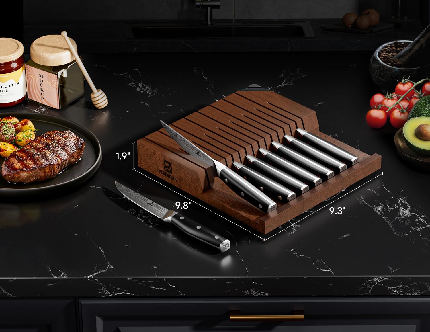 Piklohas couteau en action tranchant un steak pour coupes propres