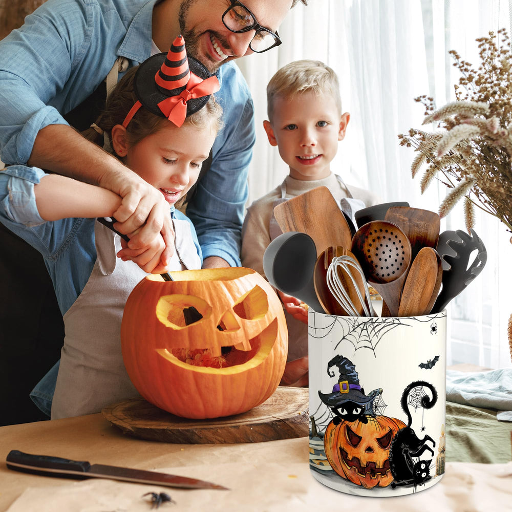 pinata dans une table décorée pour Halloween, crée une atmosphère conviviale