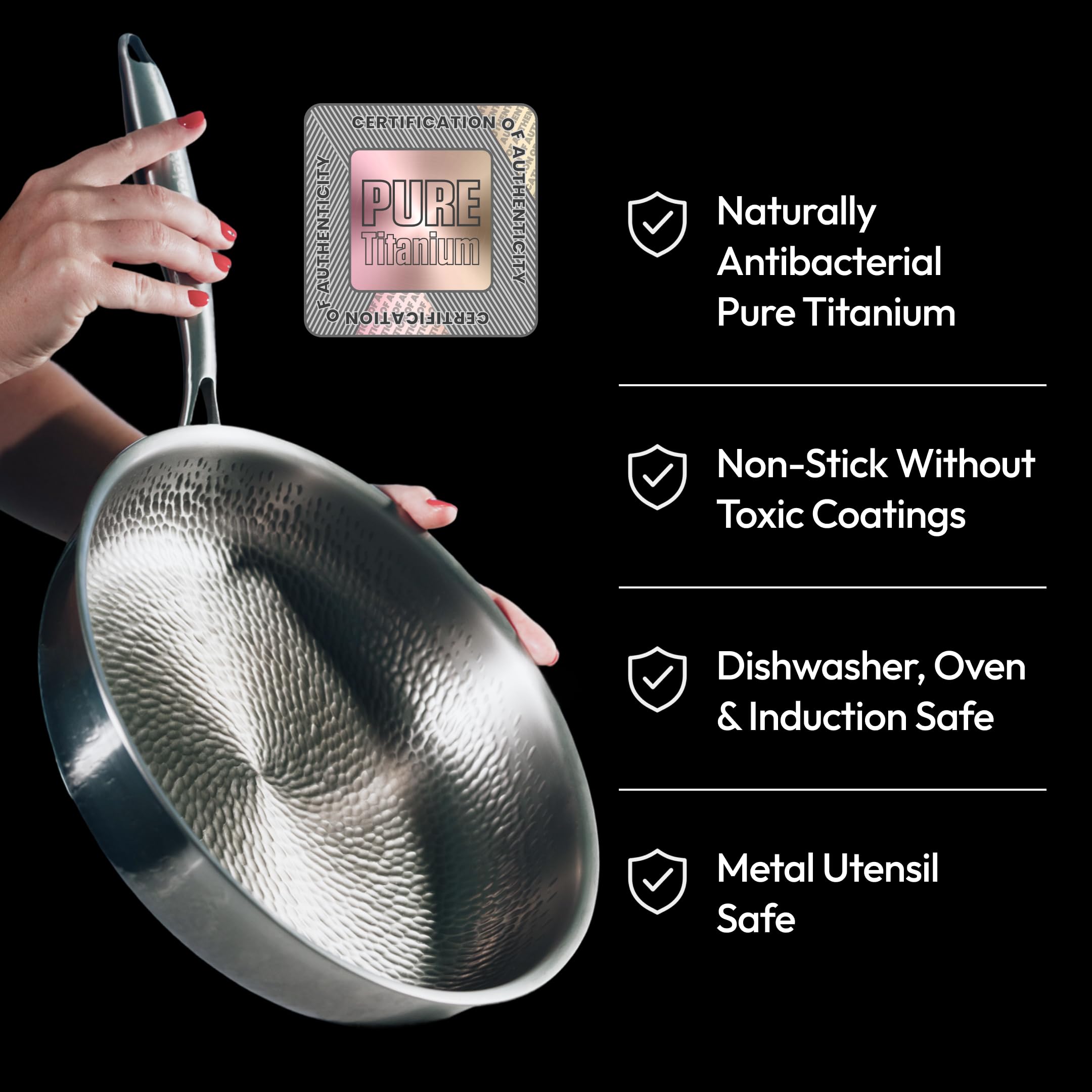 Plateful détail surface martelée titane indiquant résistance aux rayures