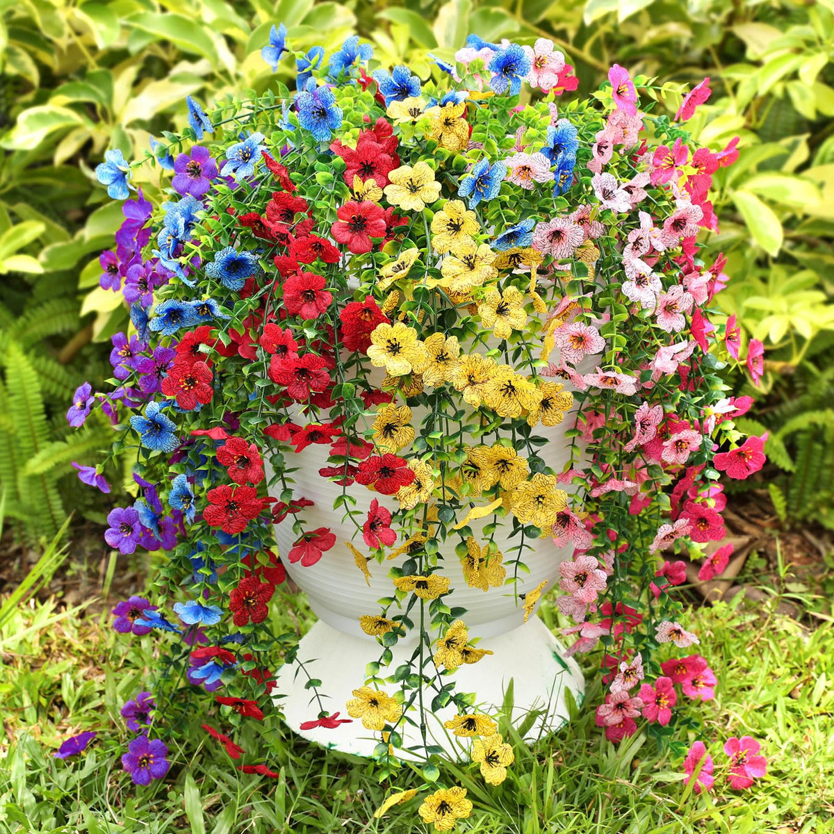 Playieer vue frontale des fleurs suspendues, ajoute couleur durable