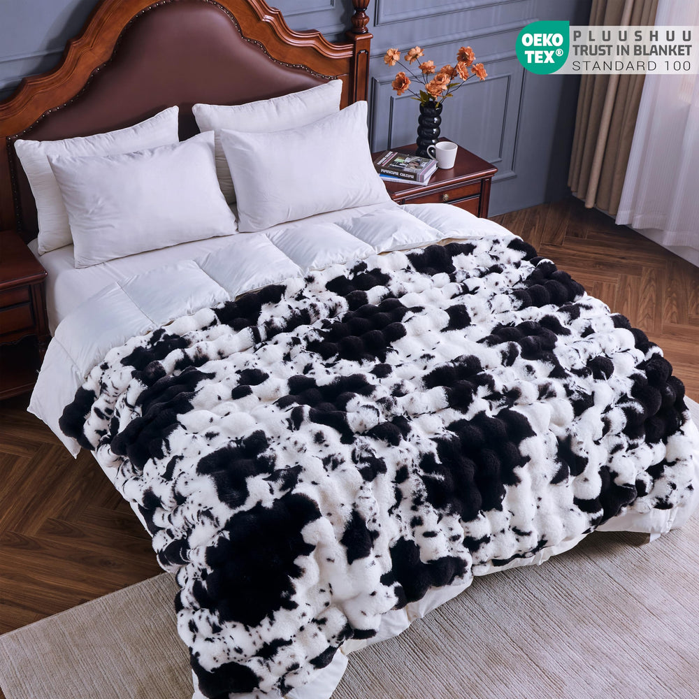 PLUUSHUU plaid dans chambre créant une atmosphère cosy et décorative