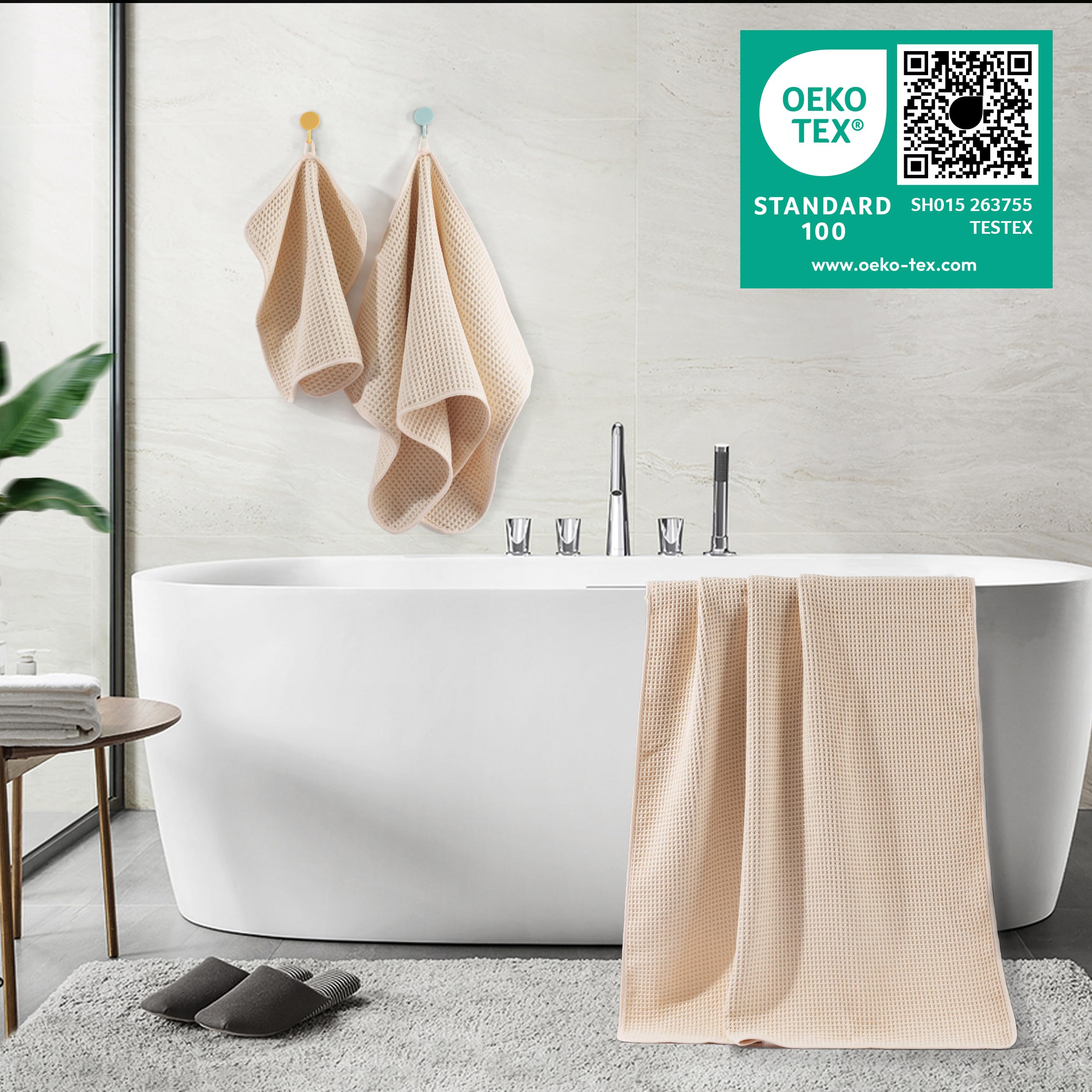 POLYTE serviette en usage séchant le corps rapidement après la douche