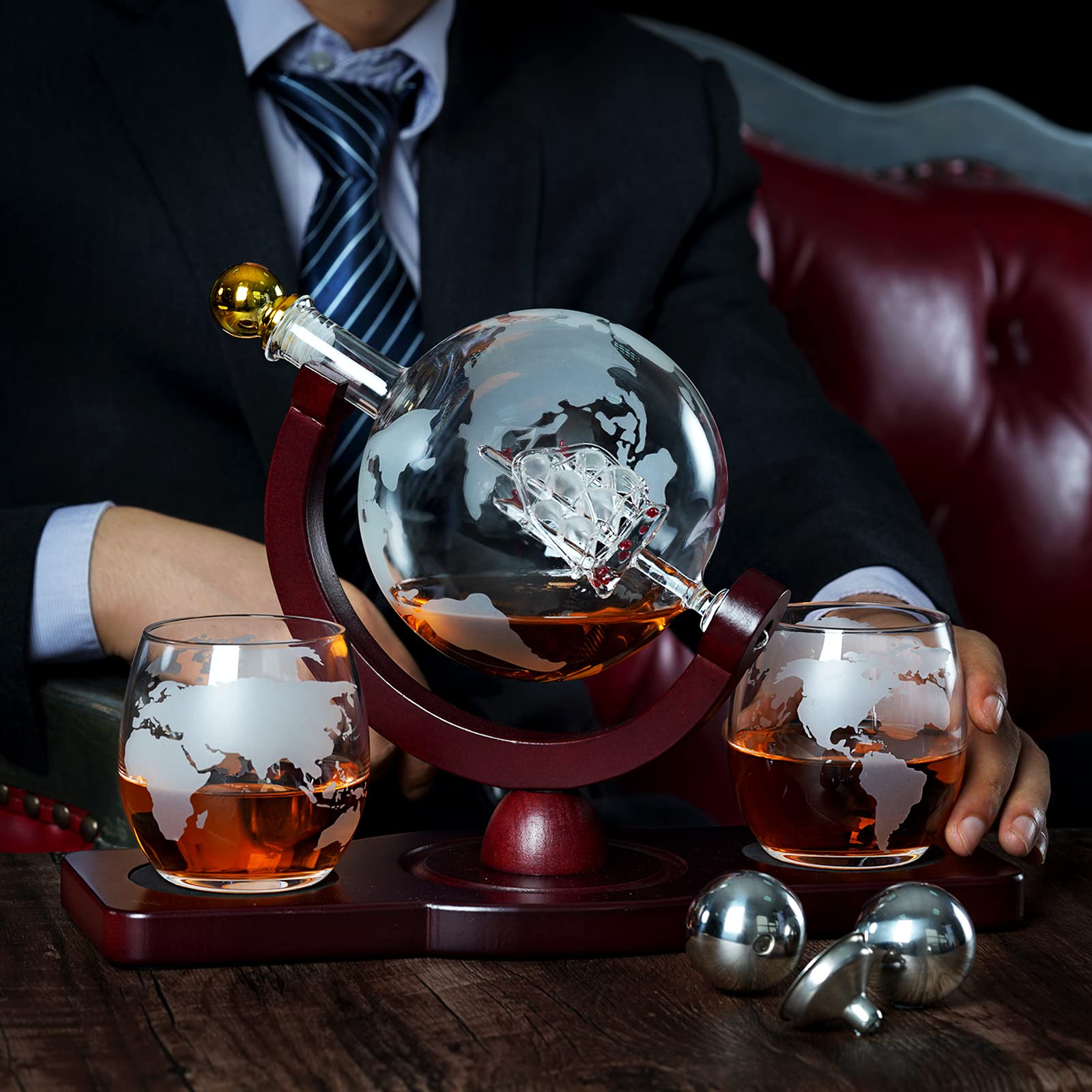 PONPUR mise en scène sur bar montrant le coffret comme cadeau décoratif