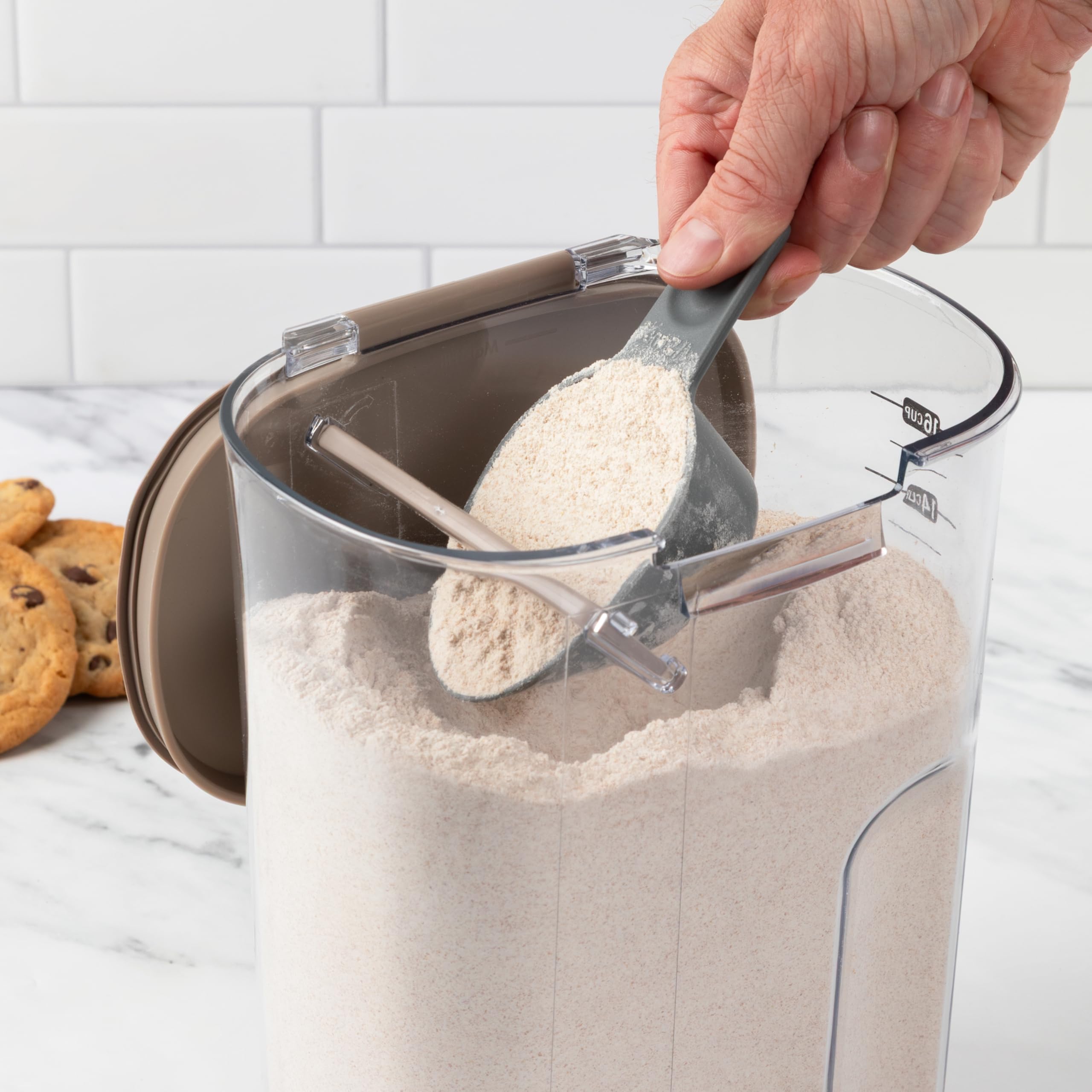 ProKeeper plus boîtes empilées optimisant espace du garde-manger organisé