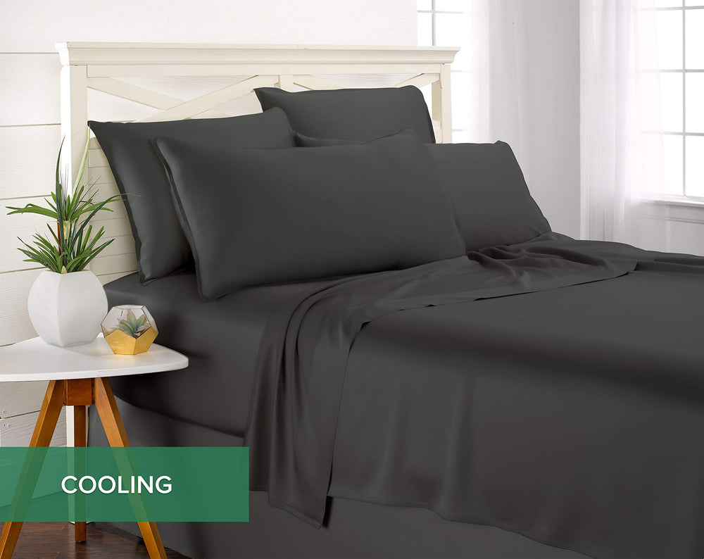 Pure Bamboo deux housses King présentées sur un lit élégant