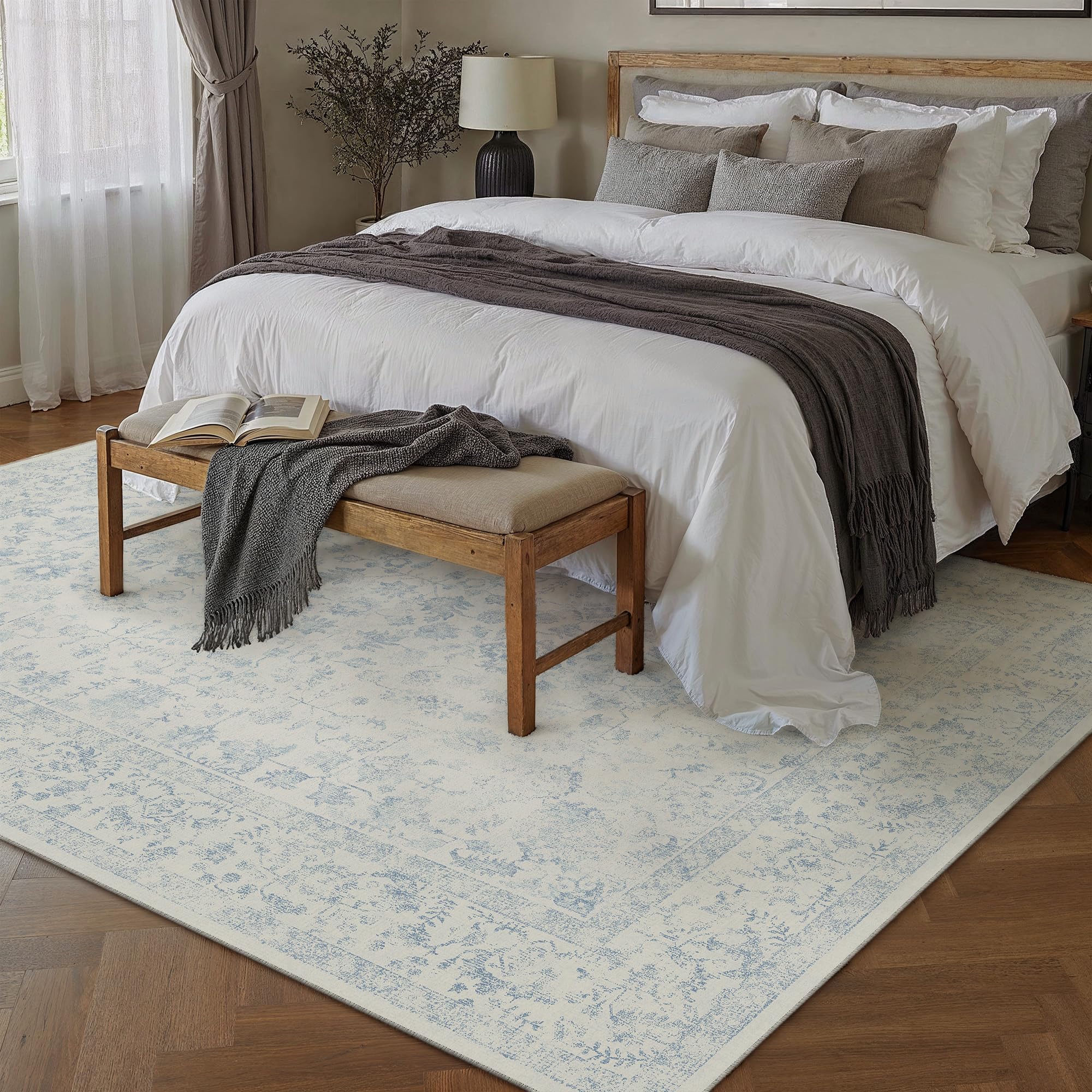 PureCozy tapis posé dans un salon moderne apportant chaleur et style