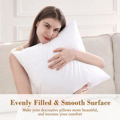 puredown coussin posé sur un canapé apportant allure et soutien