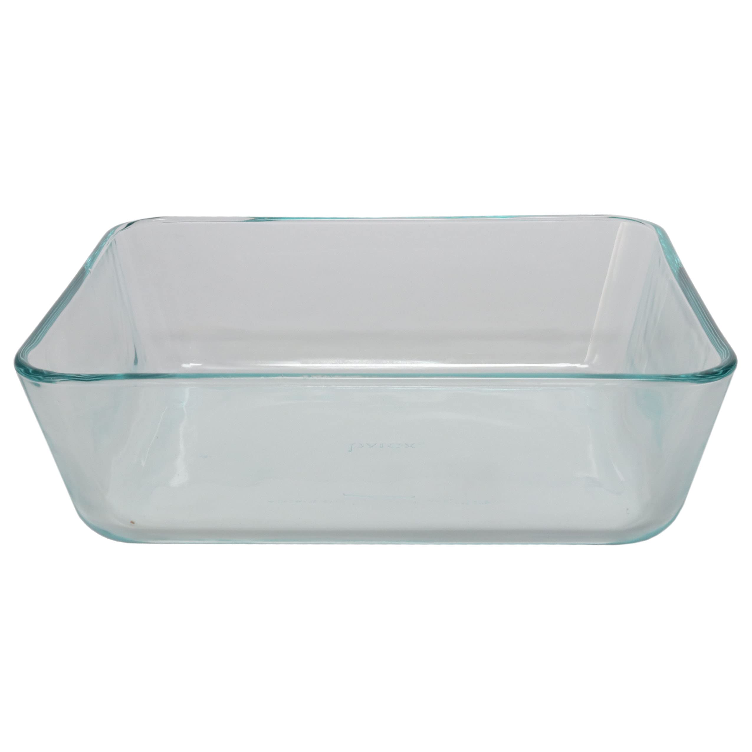 Comparaison de taille Pyrex 7212 avec main pour évaluer capacité et rangement facile