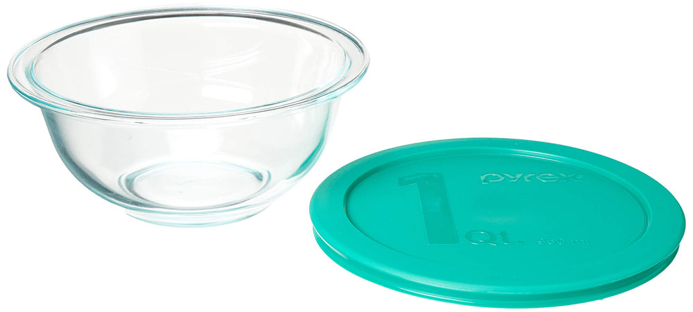 Pyrex bol en usage lors d’une préparation facilitant cuisine quotidienne