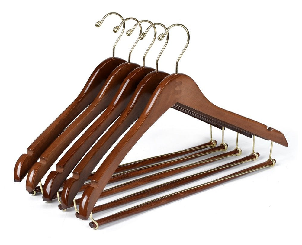 Quality Hangers vue frontale du lot de cinq, présentation élégante