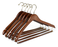 Quality Hangers vue frontale du lot de cinq, présentation élégante