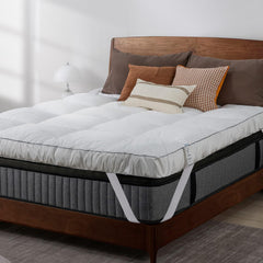 QUEEN ROSE gros plan du garnissage imitation duvet offrant un soutien nuageux