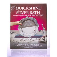 Quickshine flacon en avant-plan montrant l'étiquette et l'usage sans odeur