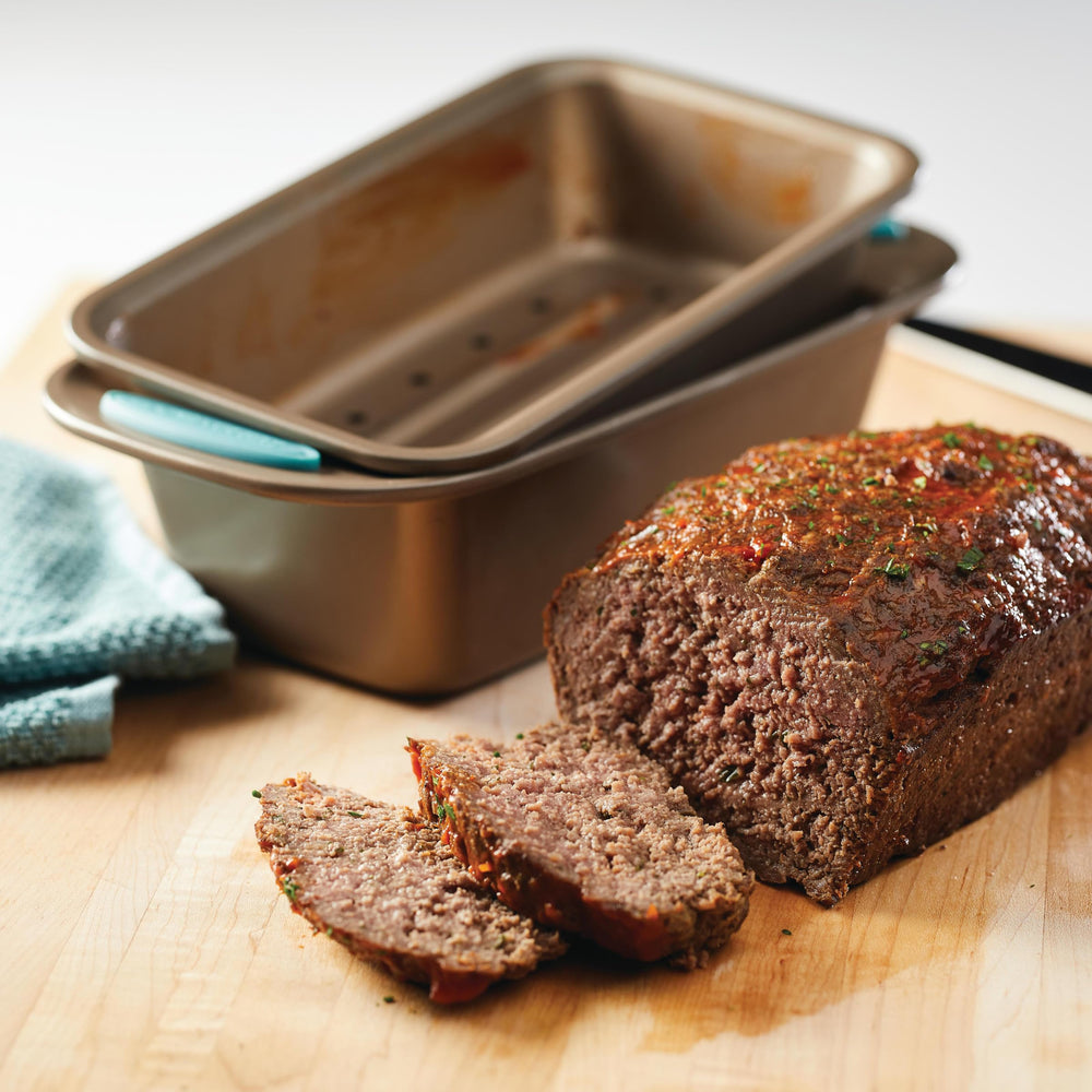 Rachael Ray deux moules à pain côte à côte montrant différentes tailles pour pains et cakes