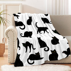 RAMEN BLANKET recto motif chat noir, apporte style et confort instantané