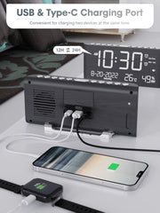 Raynic ports Type‑C et USB visibles pour recharger appareils au chevet