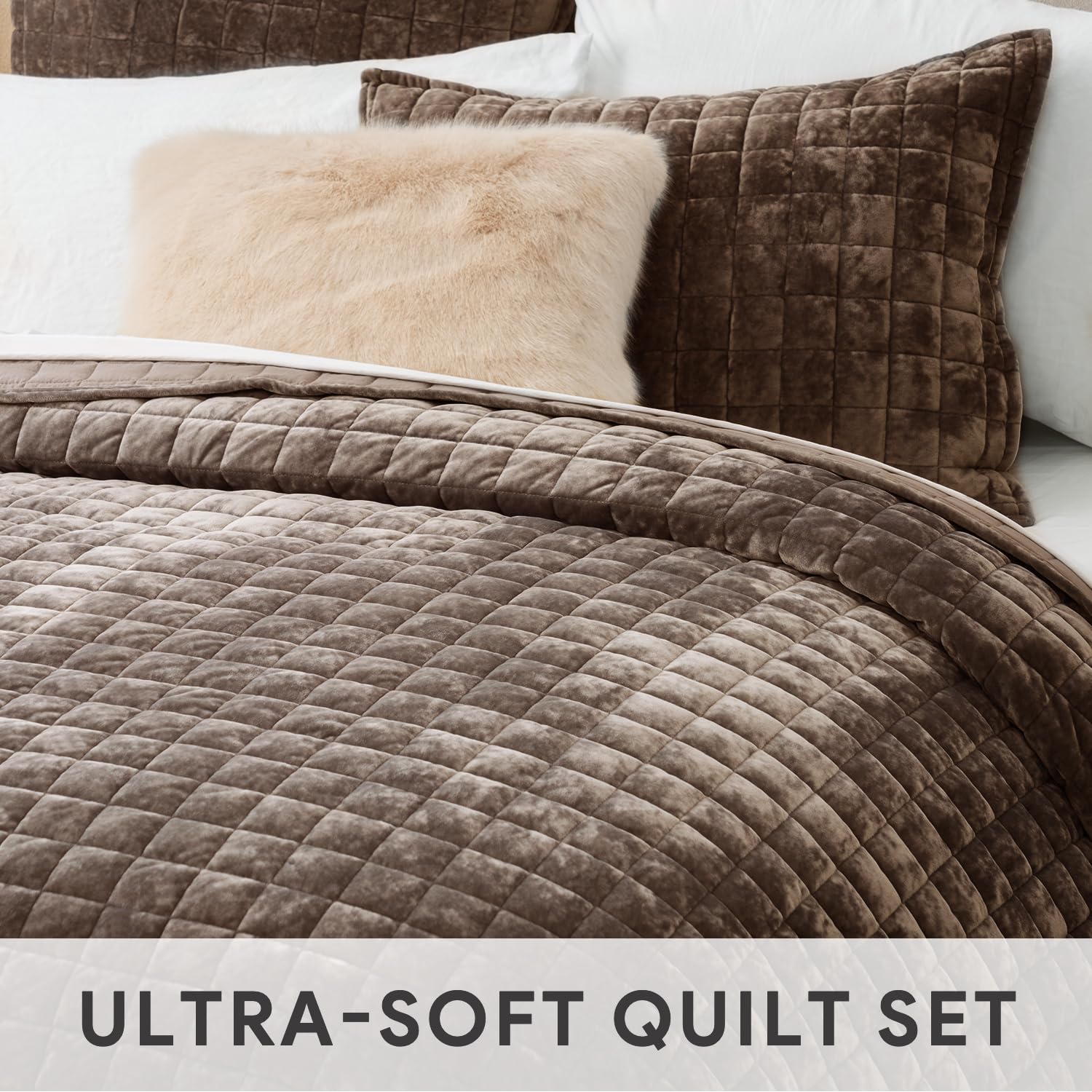 RECYCO couette sur lit king créant ambiance chaleureuse instantanée