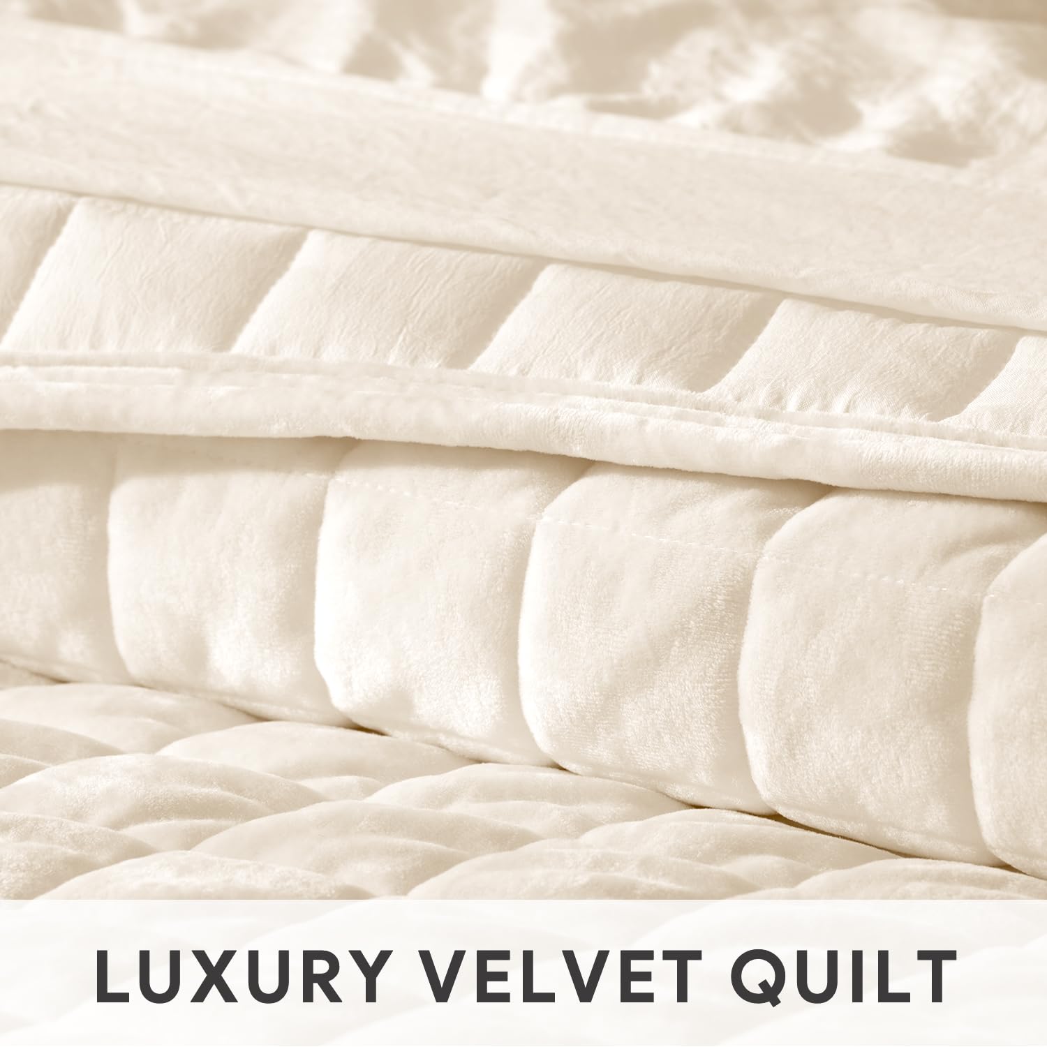 RECYCO couverture sur lit moderne créant une ambiance chambre raffinée