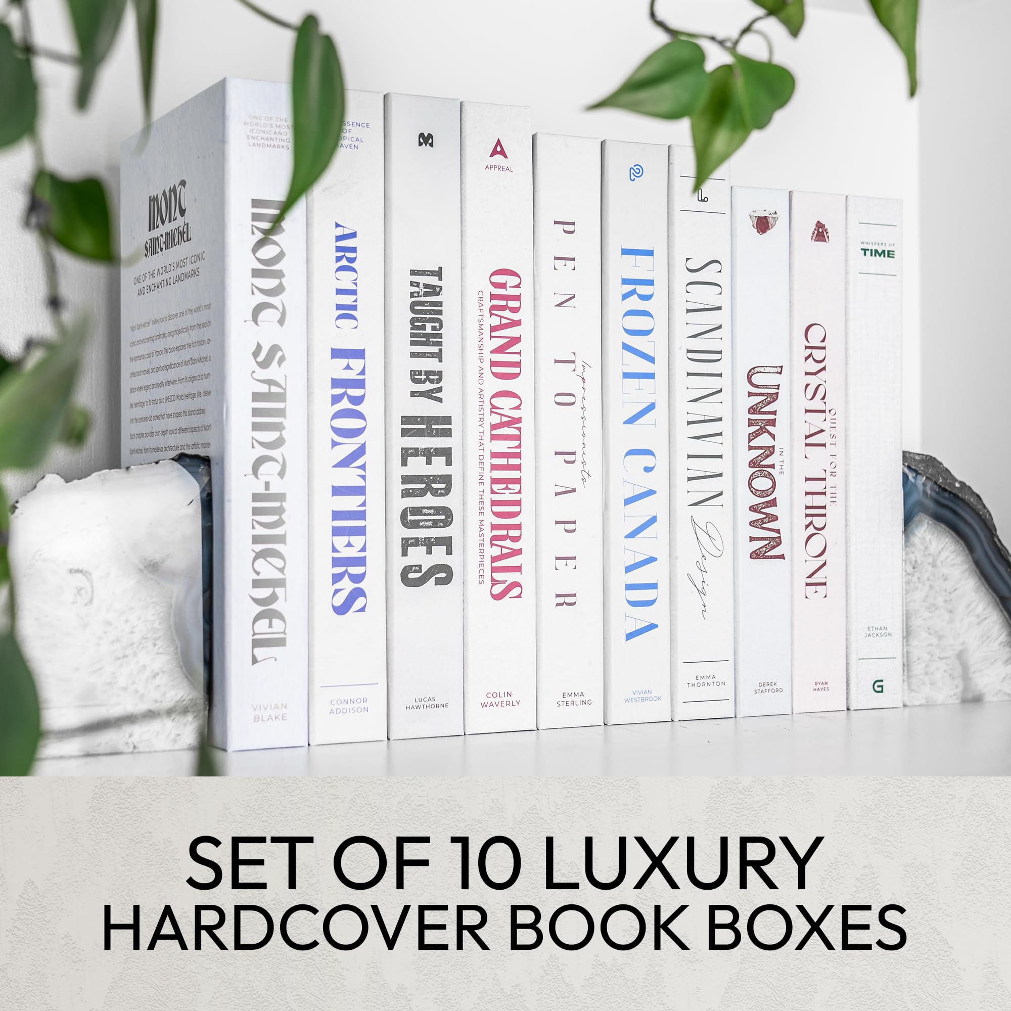Redesigned Basics livres entourés d'accessoires pour composition stylée