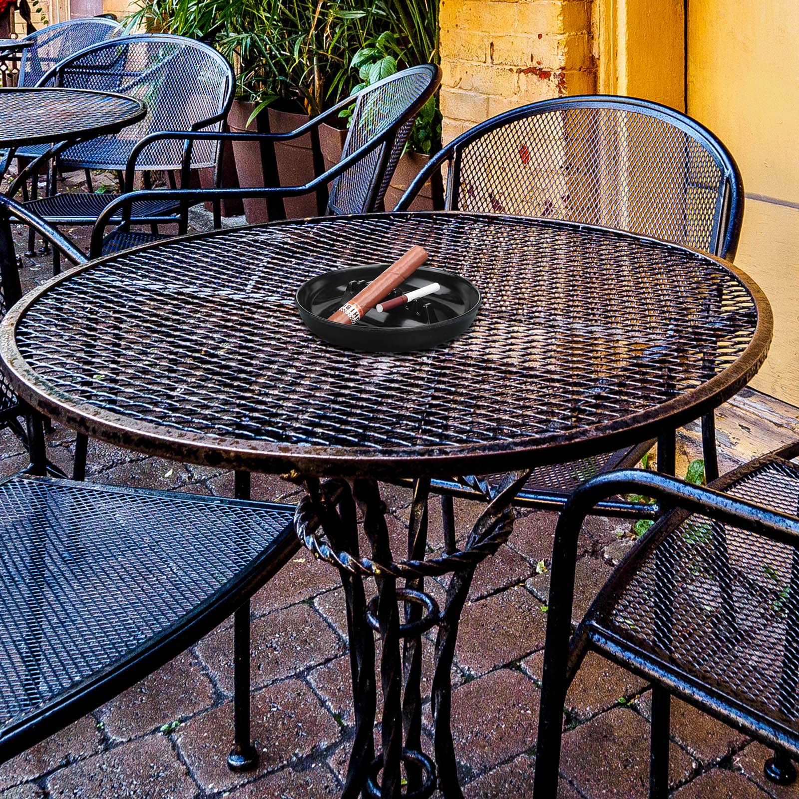 Reginary cendrier sur comptoir de bar, intégration élégante et discrète
