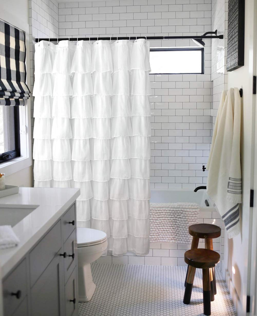 REISEN rideau installé sous la douche offrant style et intimité