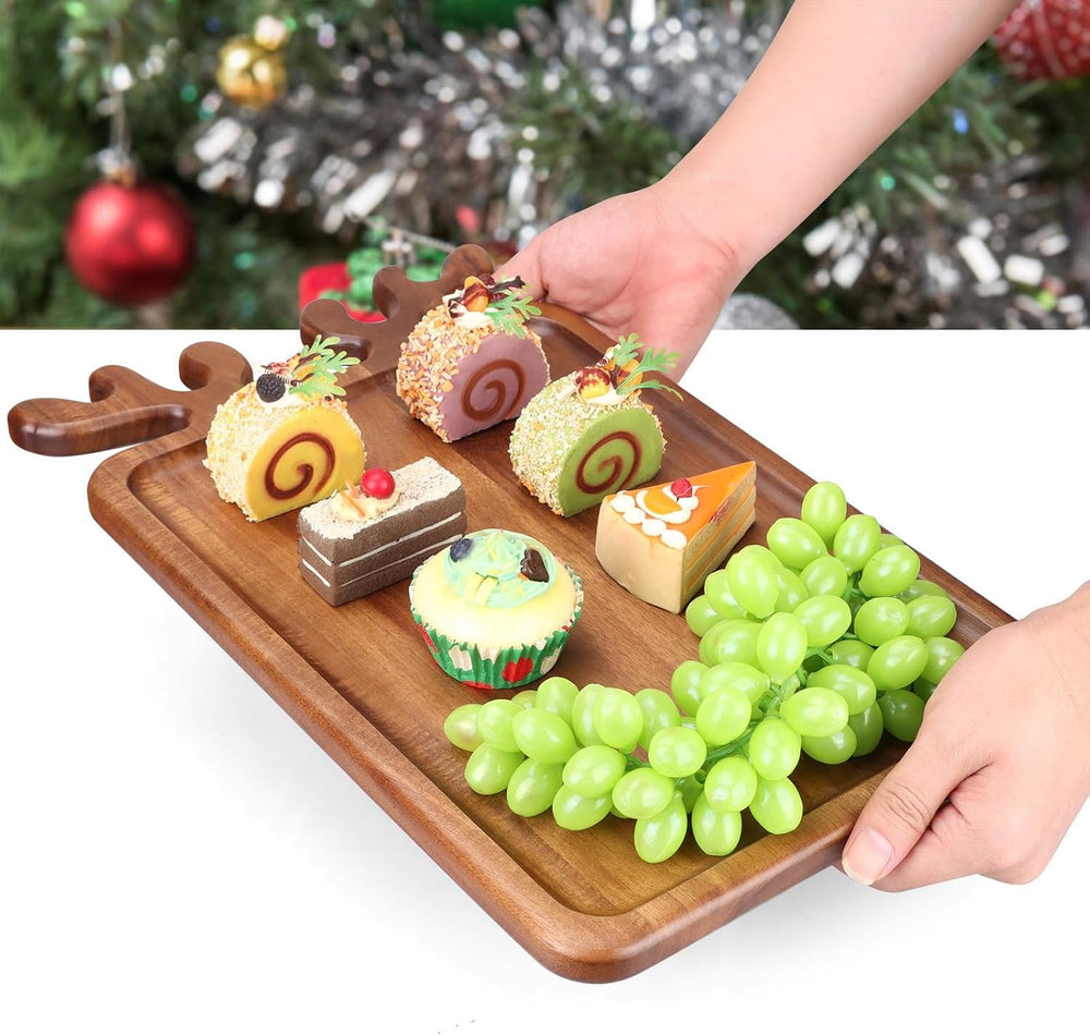 Renawe plateau posé sur table de Noël mise en scène chaleureuse