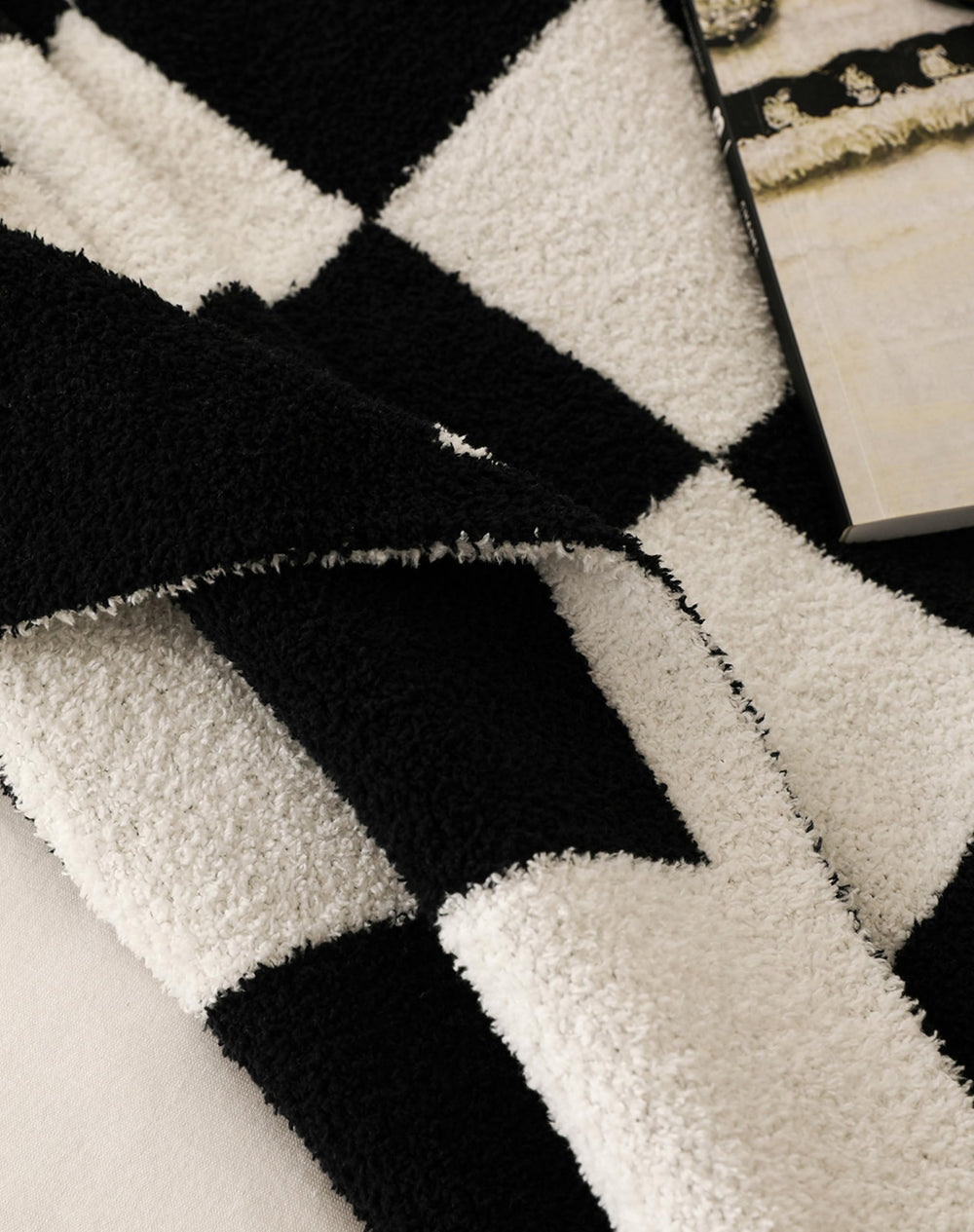 REPRECONF plaid en ambiance salon apportant touche cosy décorative