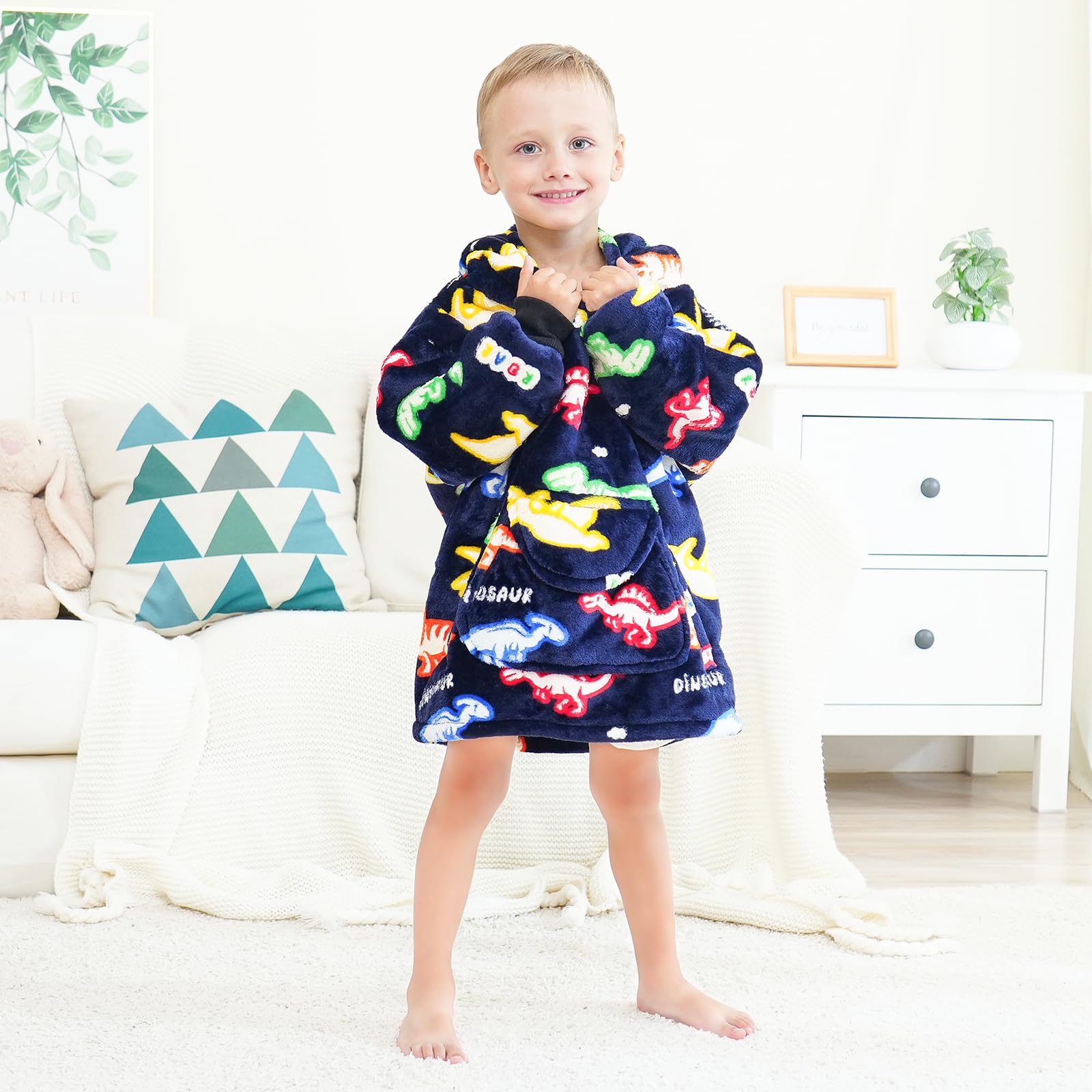 REXEO enfant portant le hoodie usage quotidien et cocooning