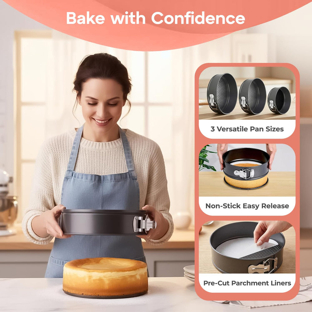 Moule RFAQK ouvert en cours de démoulage illustrant la charnière pratique pour retirer les gâteaux intactes