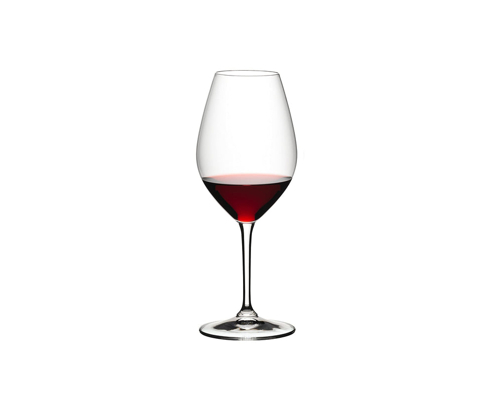 Riedel verres en usage sur table illustrant convivialité