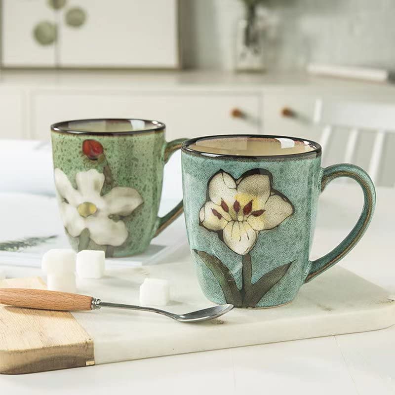 rockgoldbug mug en main, illustre prise en main confortable